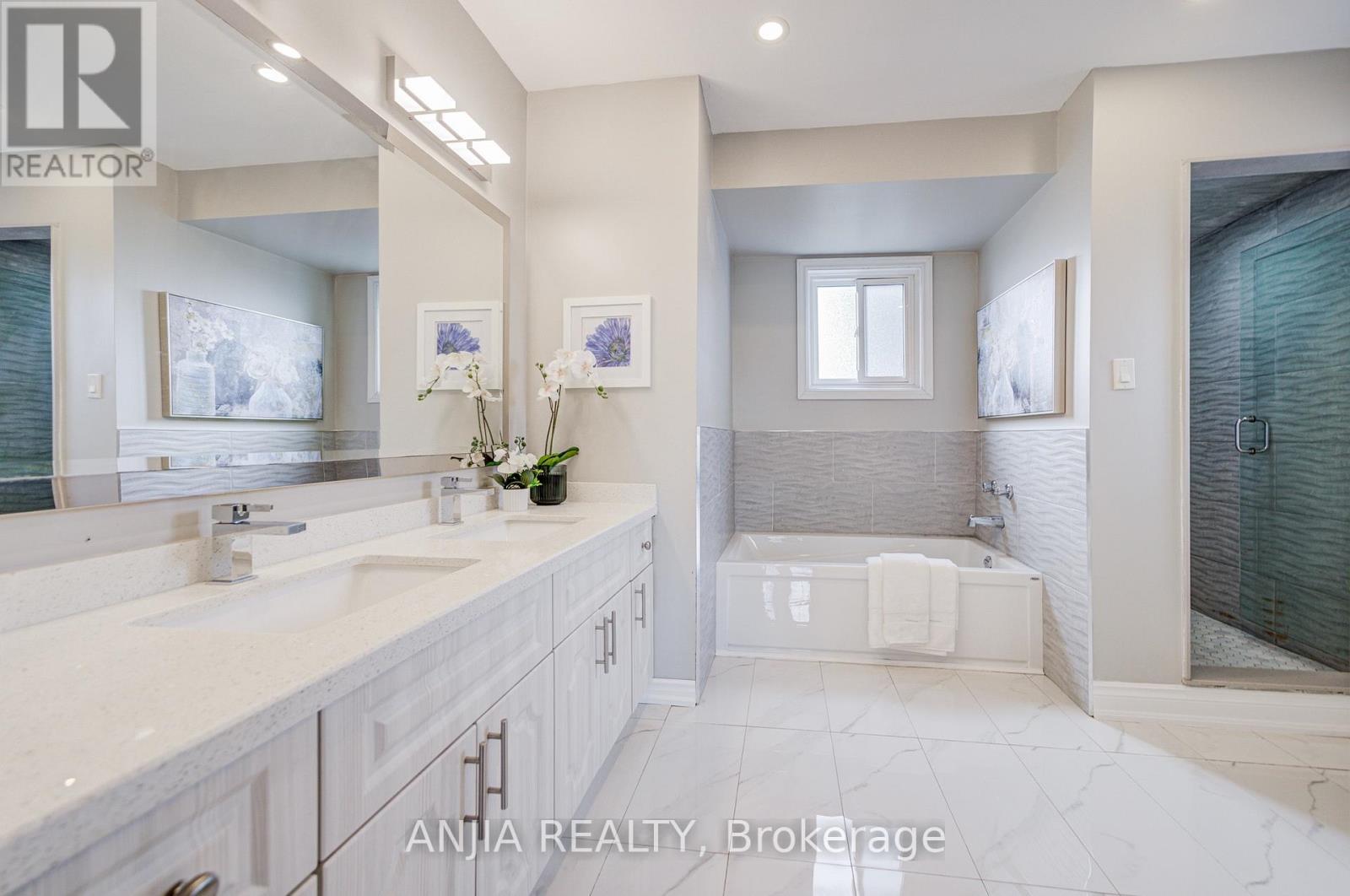 4 TOWNLEY AVENUE - 30
