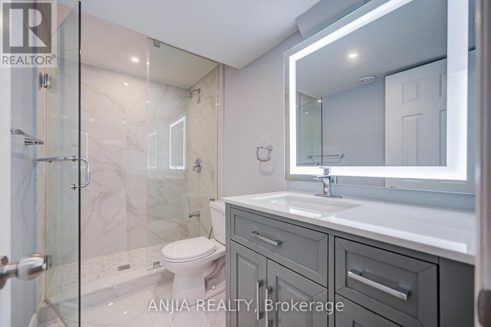 4 TOWNLEY AVENUE - 44