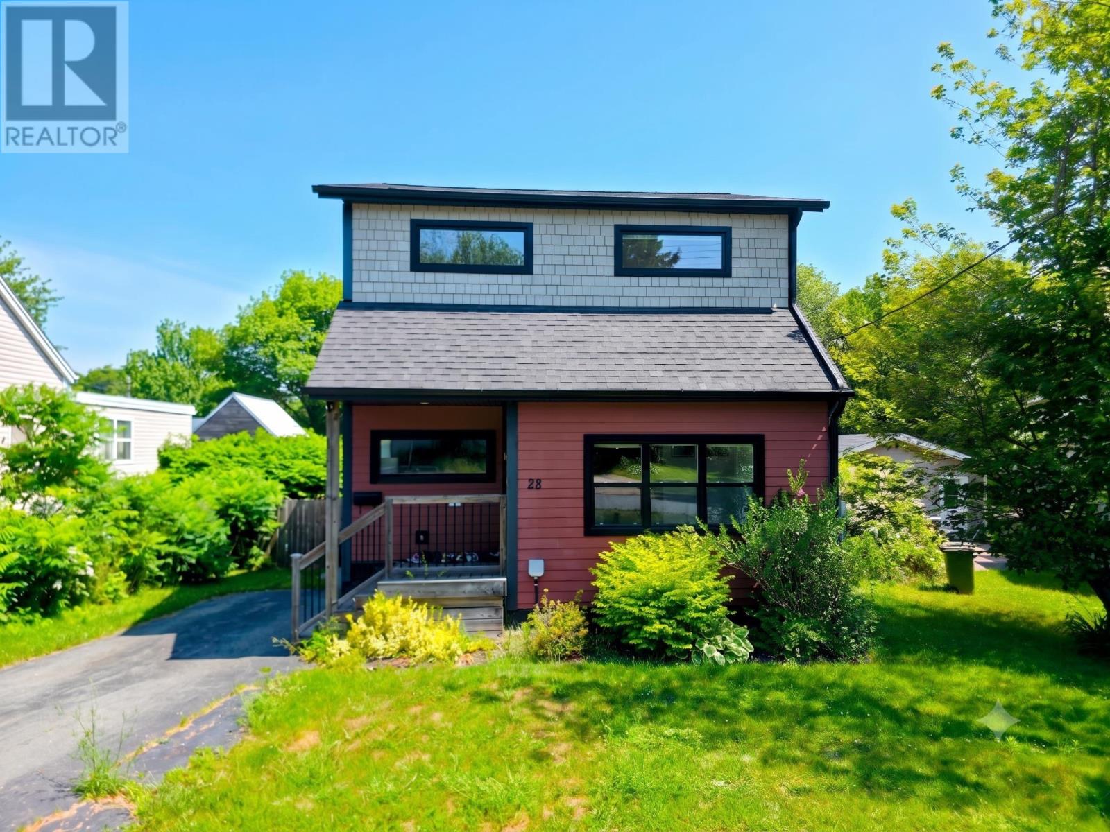 28 Pine Grove Drive, Halifax, Nova Scotia, B3R1S1, Halifax, Nova Scotia — photo 2 of 5