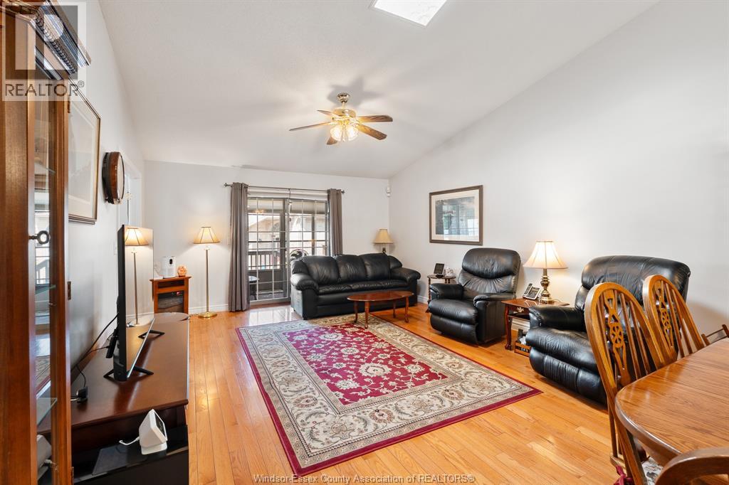 41 Queens Hill CRESCENT - 11