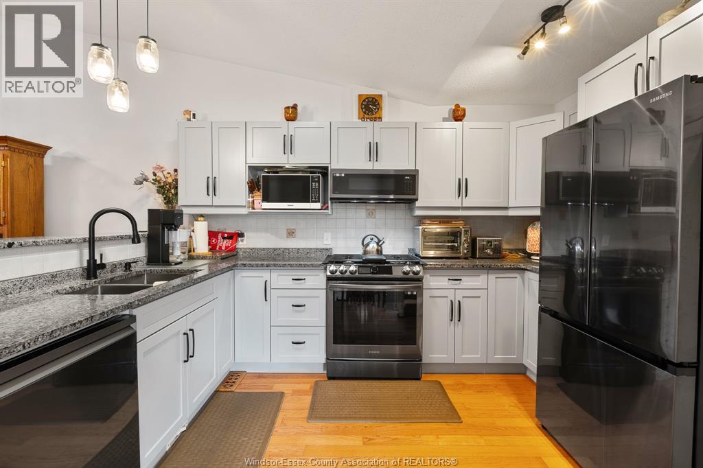 41 Queens Hill Crescent, Leamington, Ontario, N8H5M5, Leamington, Ontario — photo 4 of 5