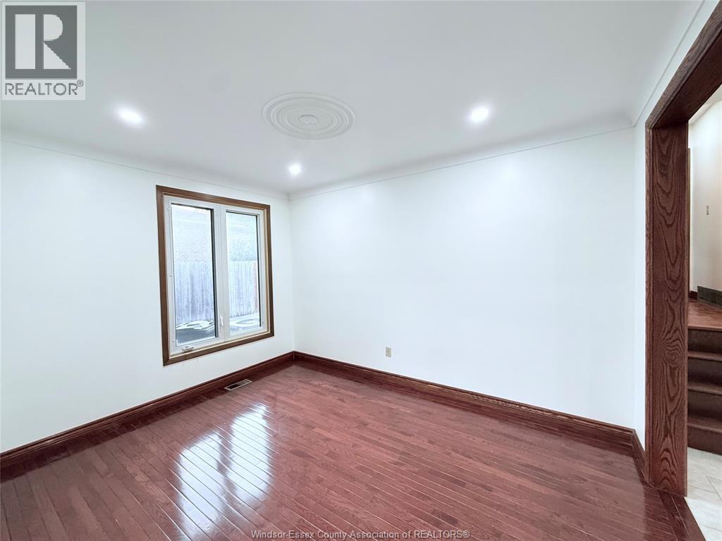 9495 Beachdale#UPPER, Windsor, Ontario, N8R1S4, Windsor, Ontario — photo 4 of 5