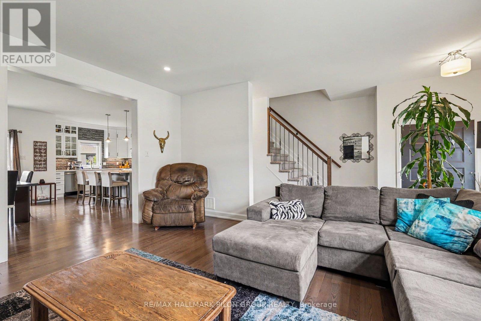3 Bed, 3 Bath House for Sale in Russell – 47 NANCY STREET, Russell – MLS# X13744302 - Image 10