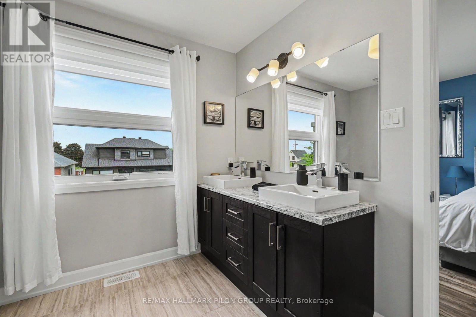 3 Bed, 3 Bath House for Sale in Russell – 47 NANCY STREET, Russell – MLS# X13744302 - Image 16