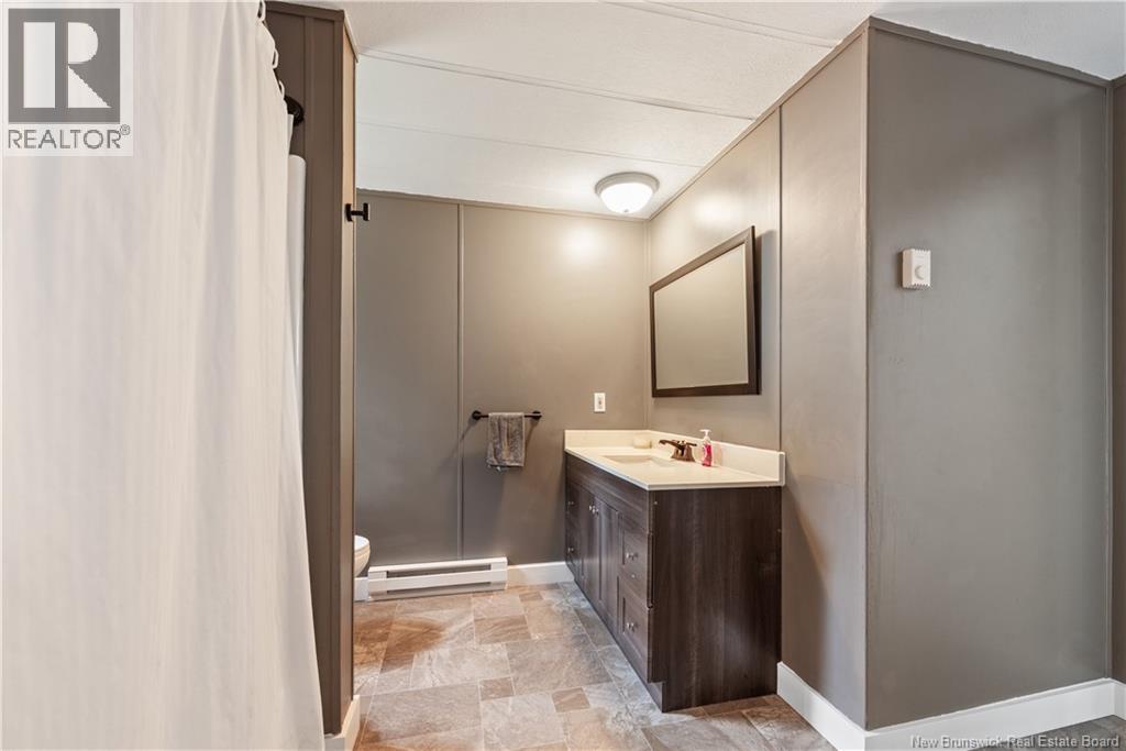 41 Young Street - 12