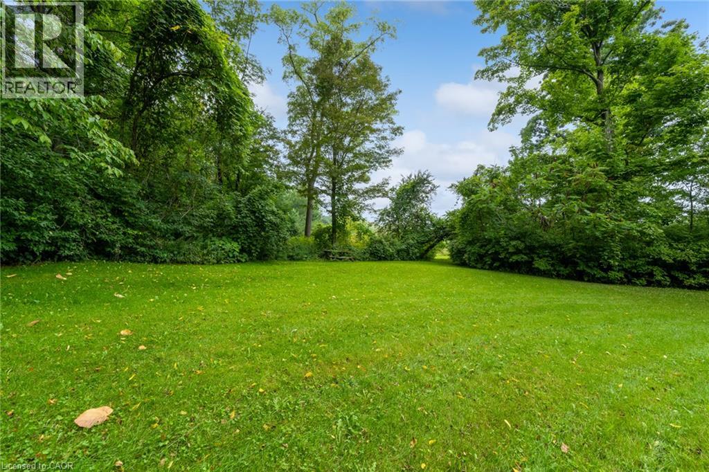 155 RIDGE Road East, Grimsby, Ontario, L3M4E7, Grimsby, Ontario — photo 3 of 5