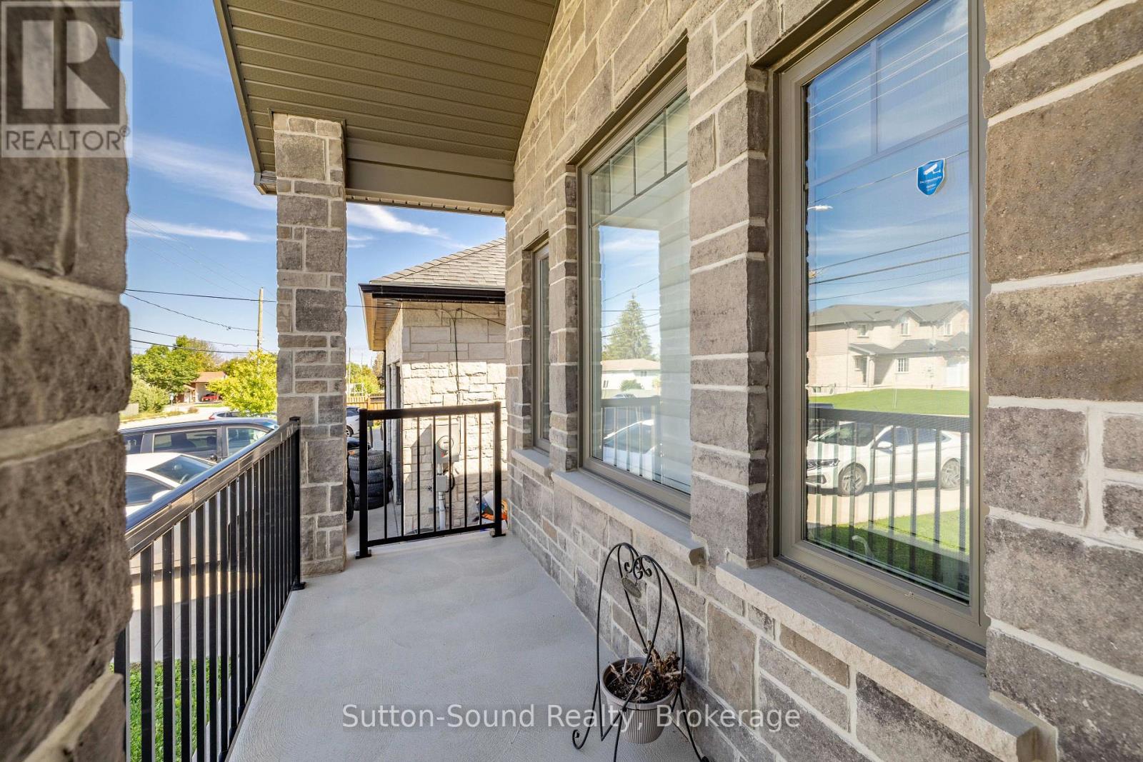 2545 9TH AVENUE E - Image 3