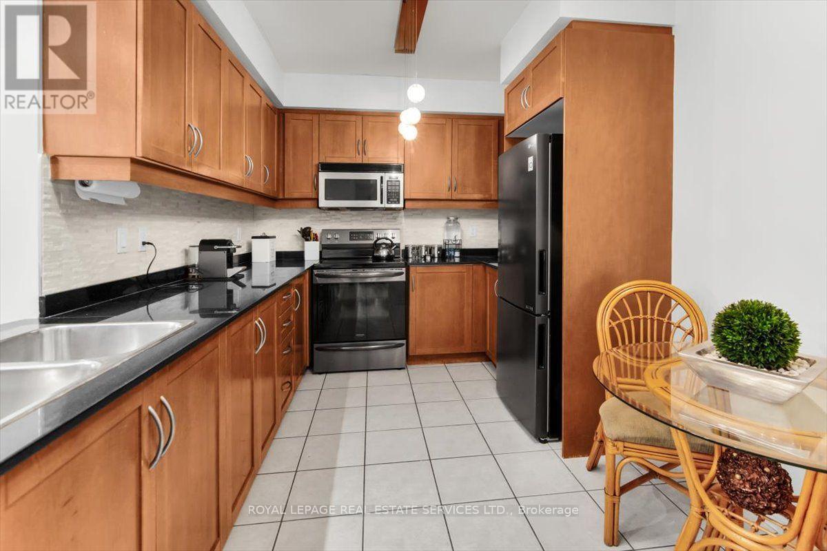 #317 28 William Carson Crescent, Toronto (St. Andrew-Windfields), Ontario, M2P2H1, Toronto (St. Andrew-Windfields), Ontario — photo 4 of 5