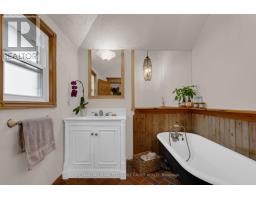 621 Lydia Street, Newmarket, ON L3Y1M4 Photo 9
