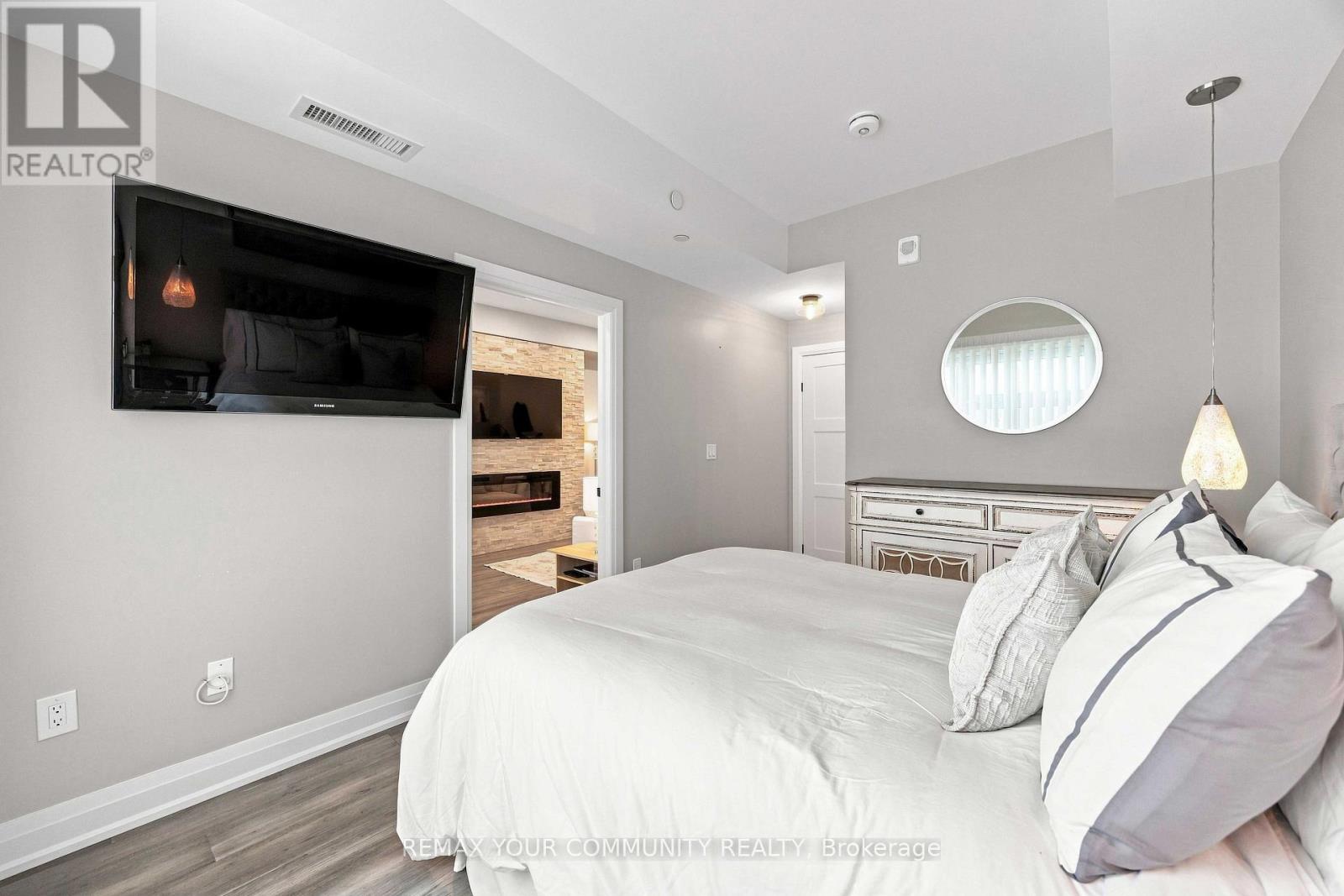 #238 555 WILLIAM GRAHAM DRIVE - Image 23
