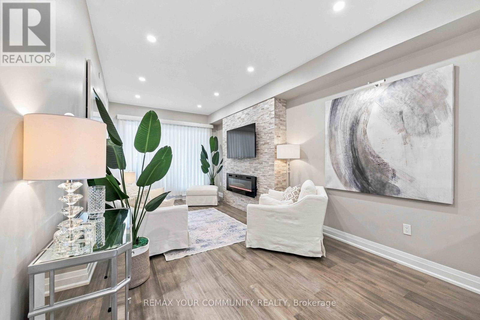 #238 555 WILLIAM GRAHAM DRIVE - Image 9