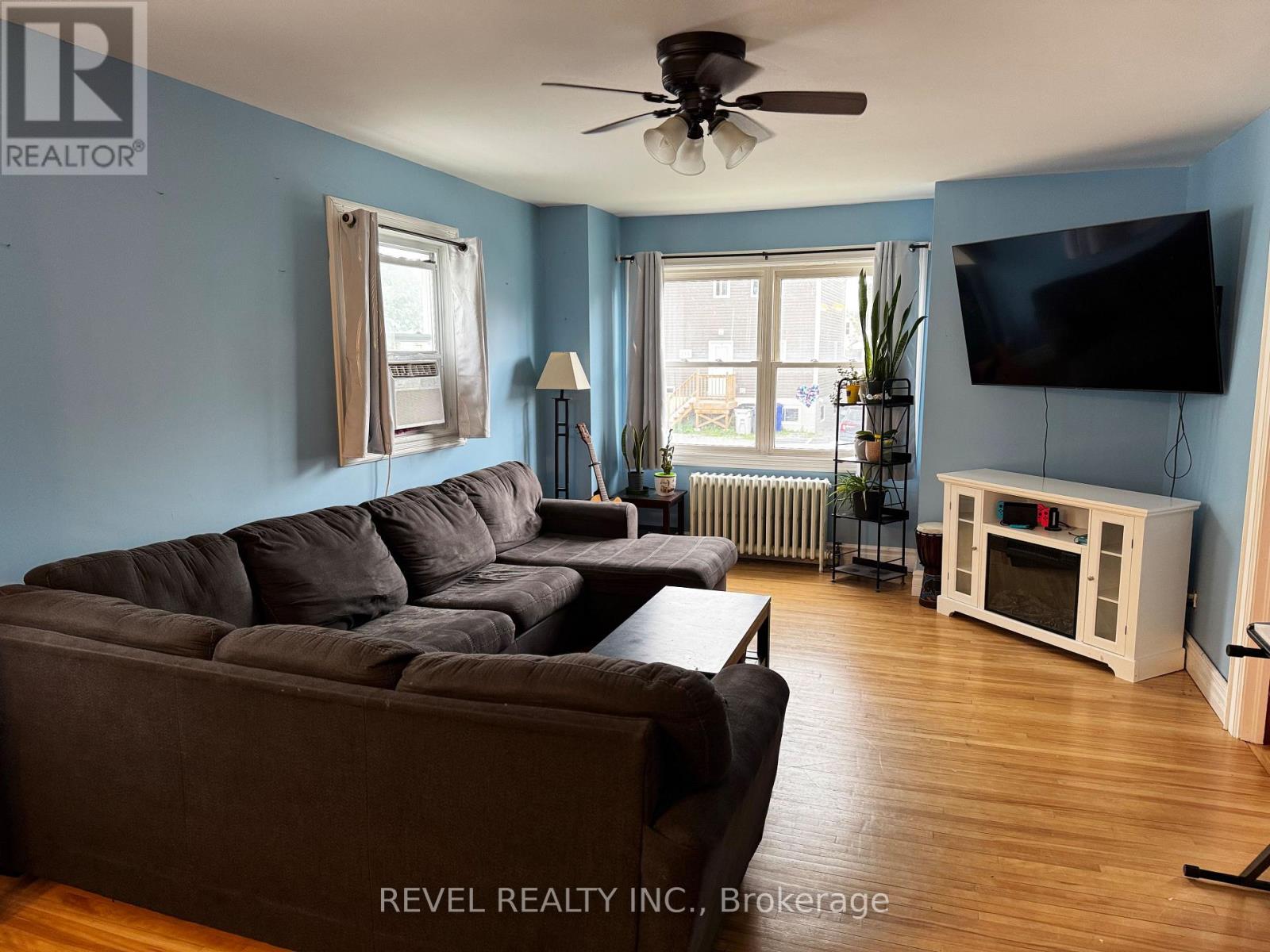 220 MAPLE STREET N - Image 10