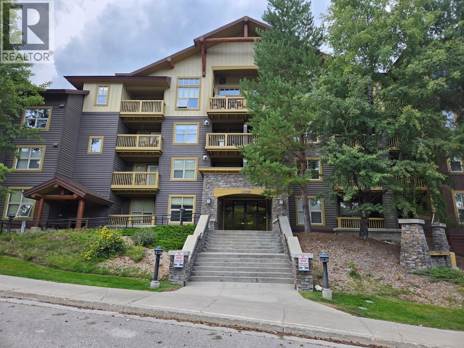 #201B 2070 SUMMIT Drive - 1