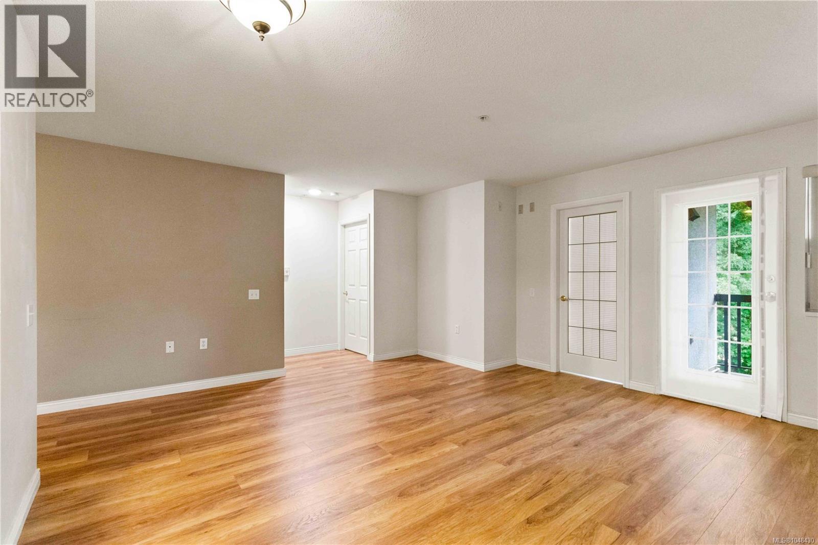 304 290 Island Highway, View Royal