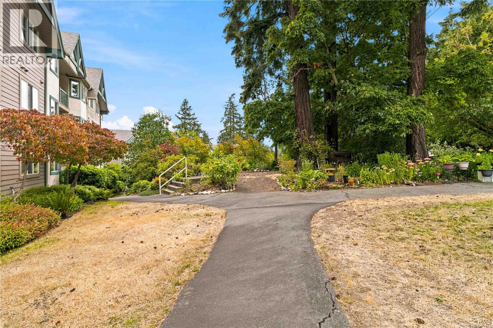 304 290 Island Highway, View Royal