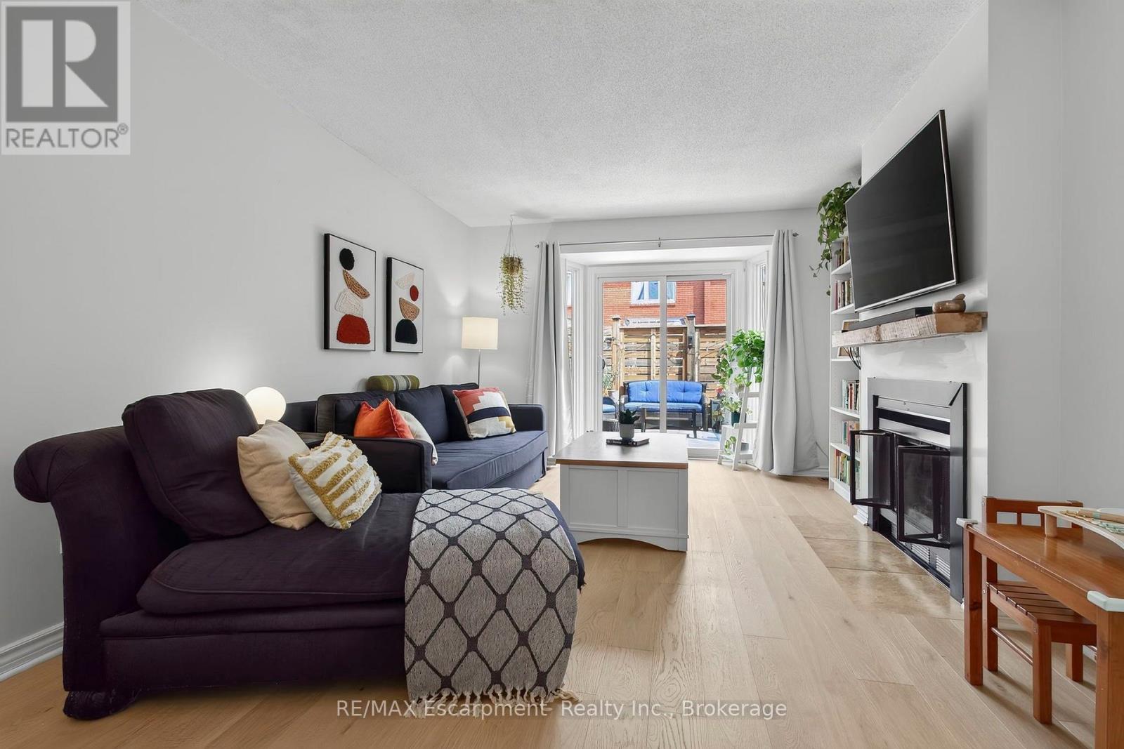 #425 895 MAPLE AVENUE - 14