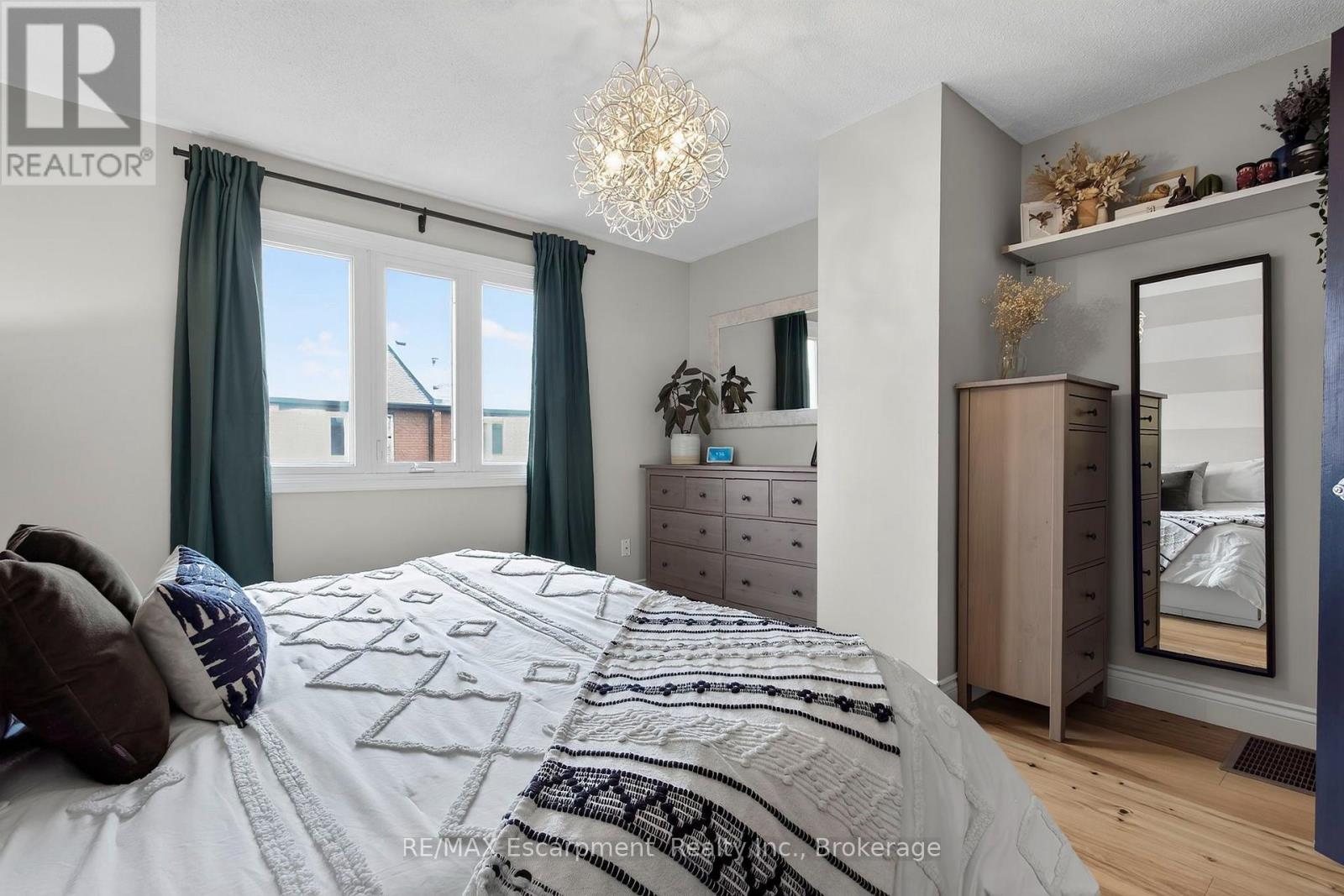 #425 895 MAPLE AVENUE - Image 28