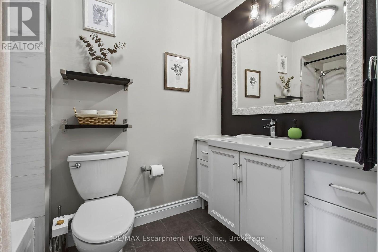#425 895 MAPLE AVENUE - Image 34