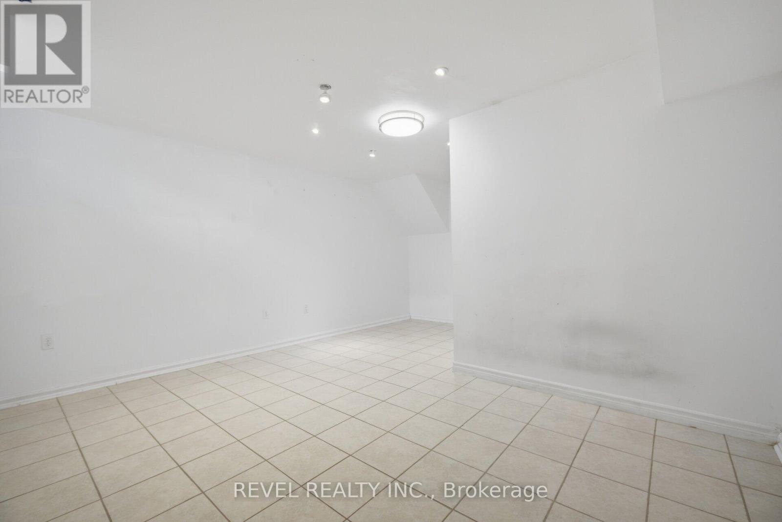 5633 CORTINA CRESCENT - 33