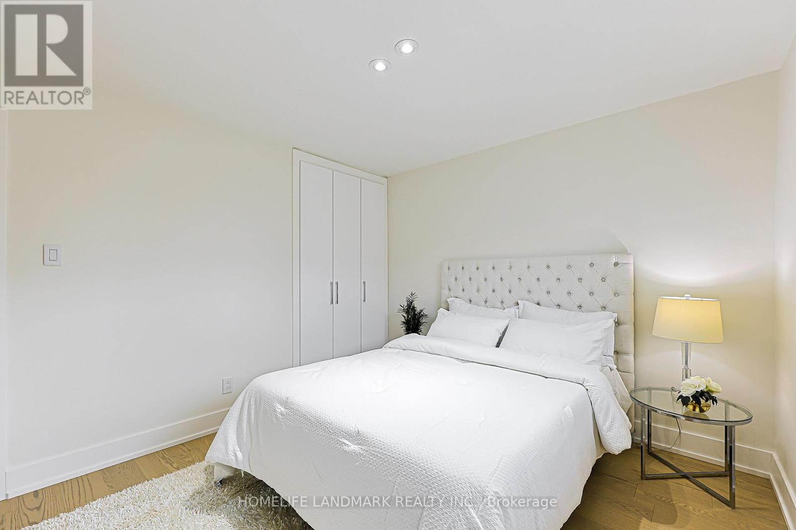74 NAVAHO DRIVE - 19