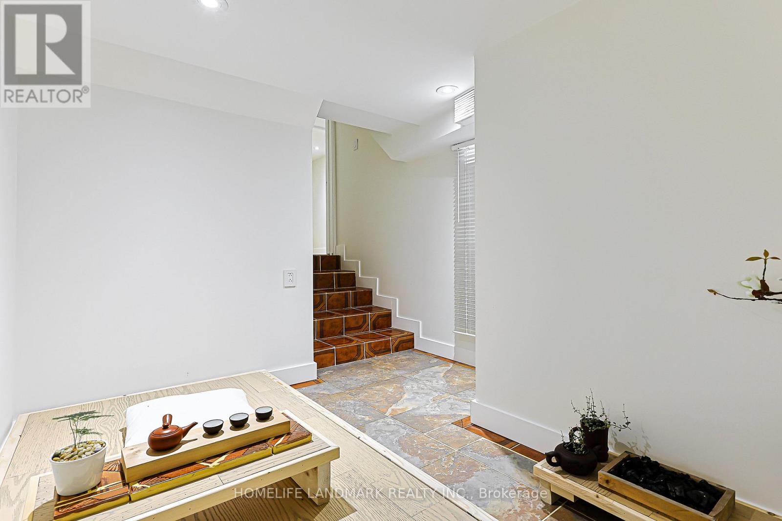 74 NAVAHO DRIVE - 37
