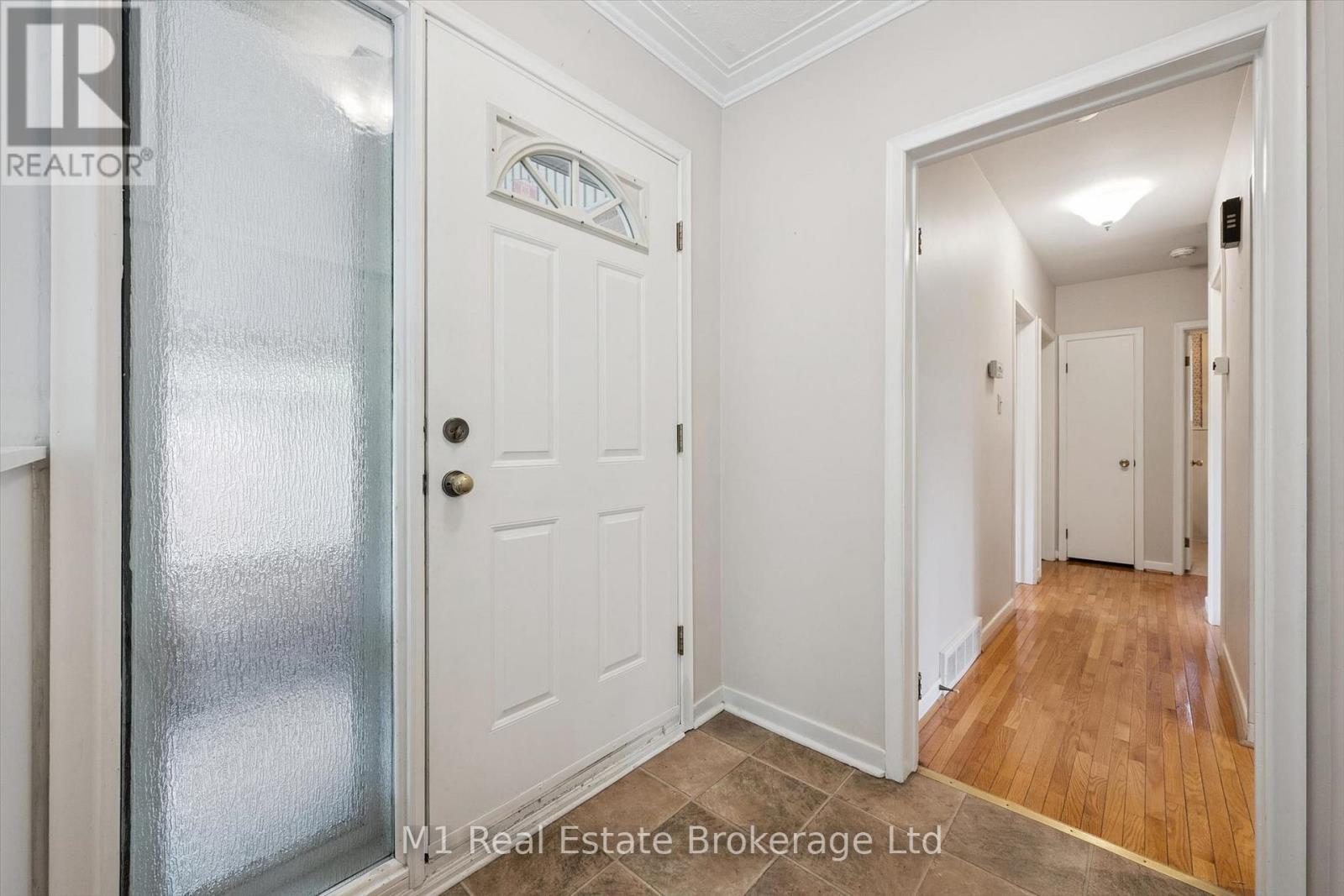 9 CEDAR STREET, Guelph (Dovercliffe Park/Old University) — photo 6