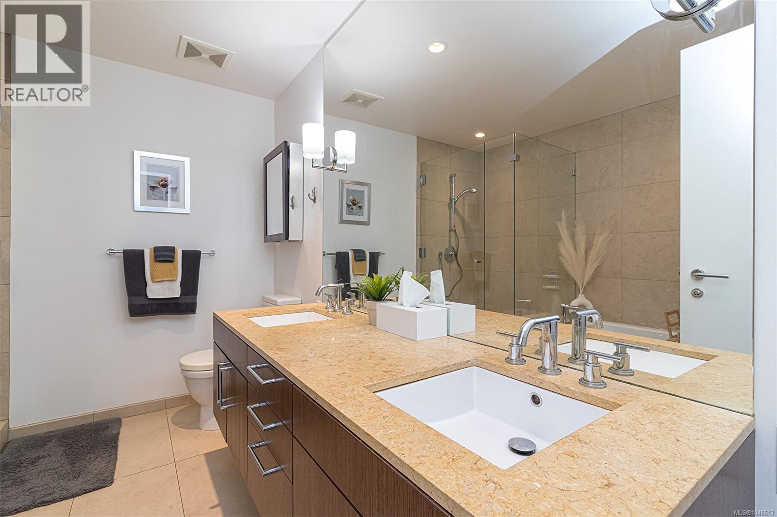 313 100 Saghalie Road, Victoria