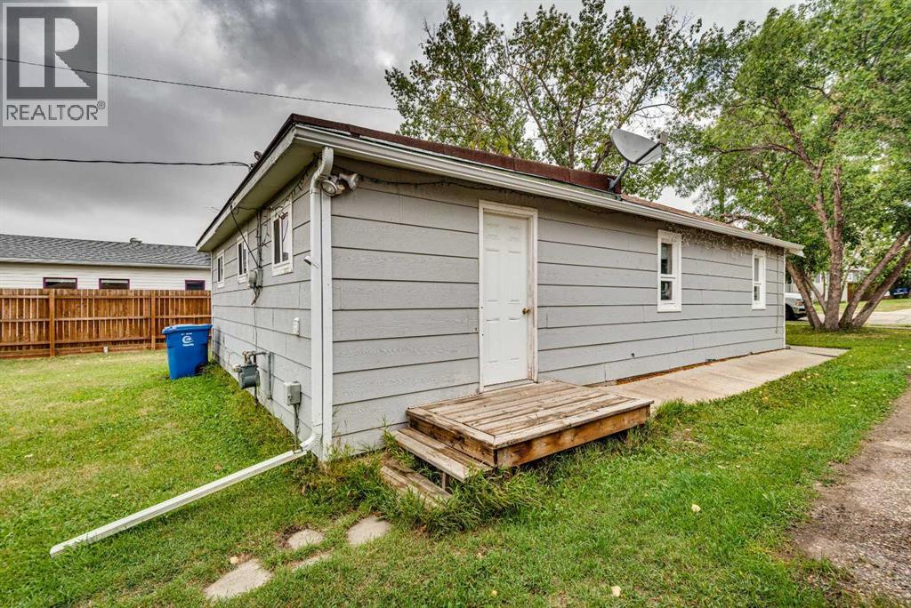 215 2 Avenue NE - Image 6