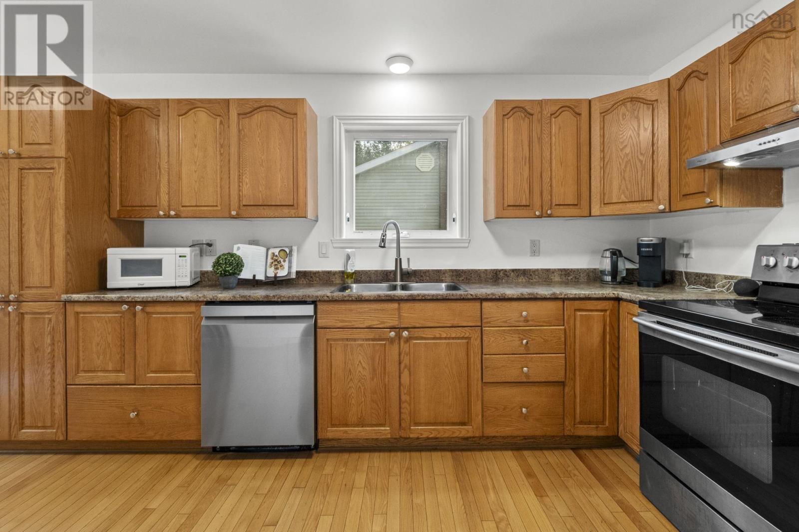 301 Basinview Drive - Image 13