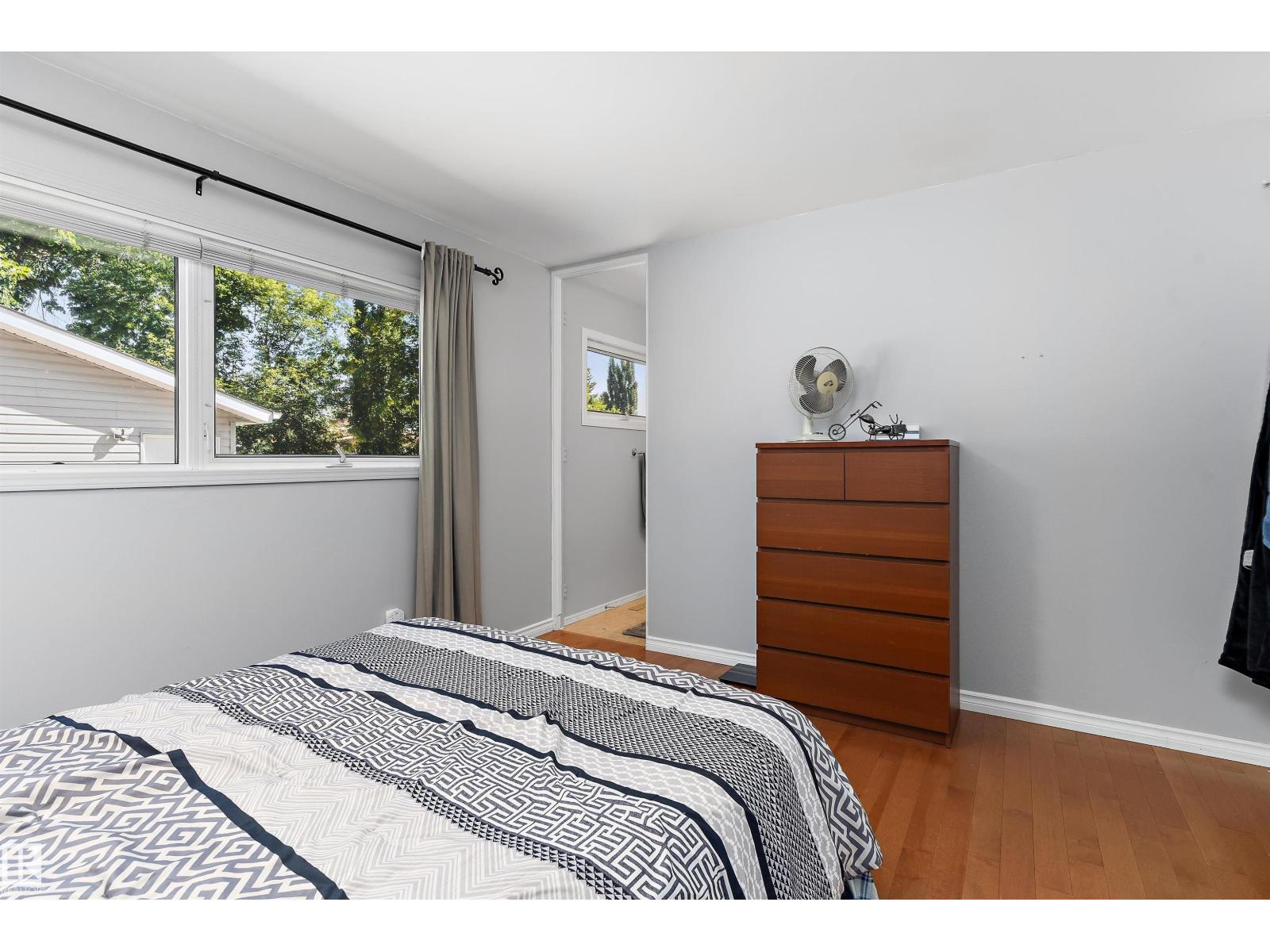 3839 117 ST NW - 18