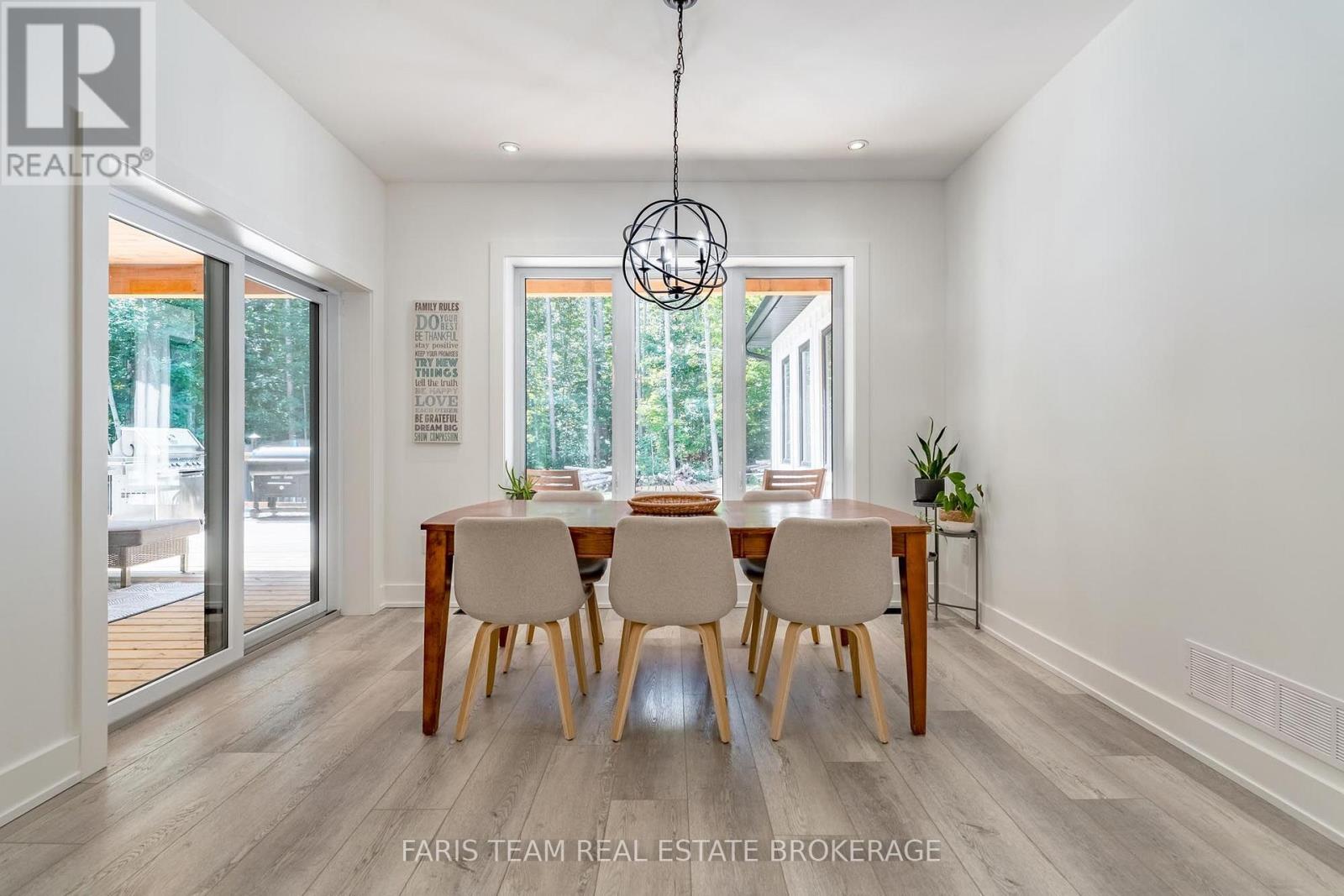 50 BEAUFORT CRESCENT - 10