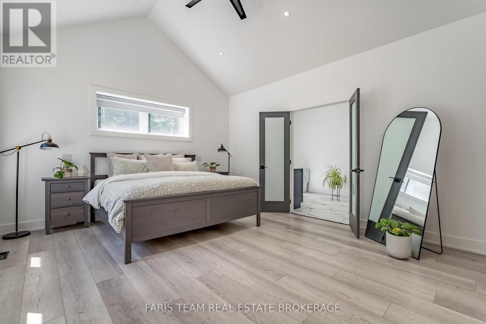 50 BEAUFORT CRESCENT - 15
