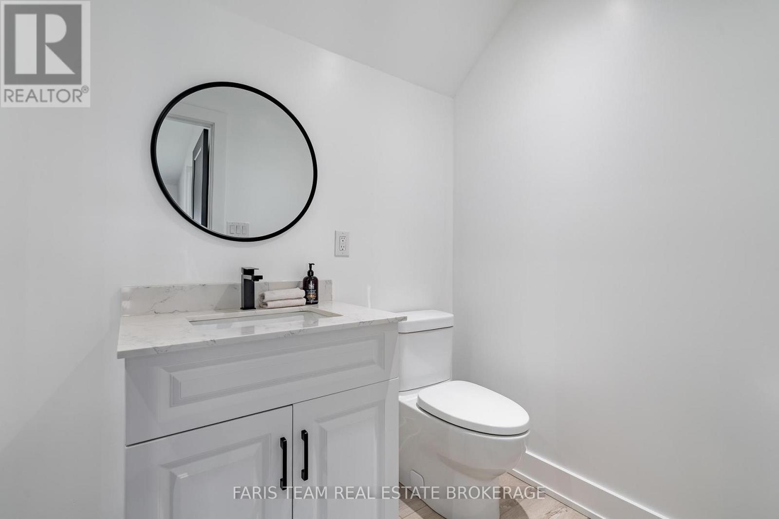 50 BEAUFORT CRESCENT - 27