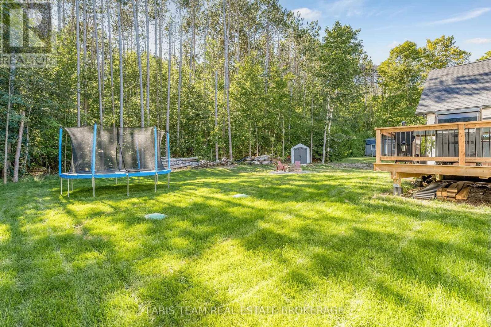 50 BEAUFORT CRESCENT - 32