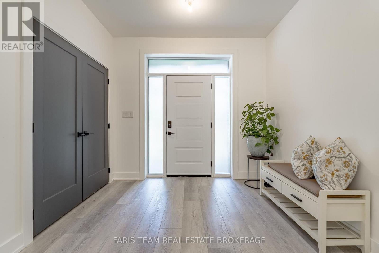 50 BEAUFORT CRESCENT - 4