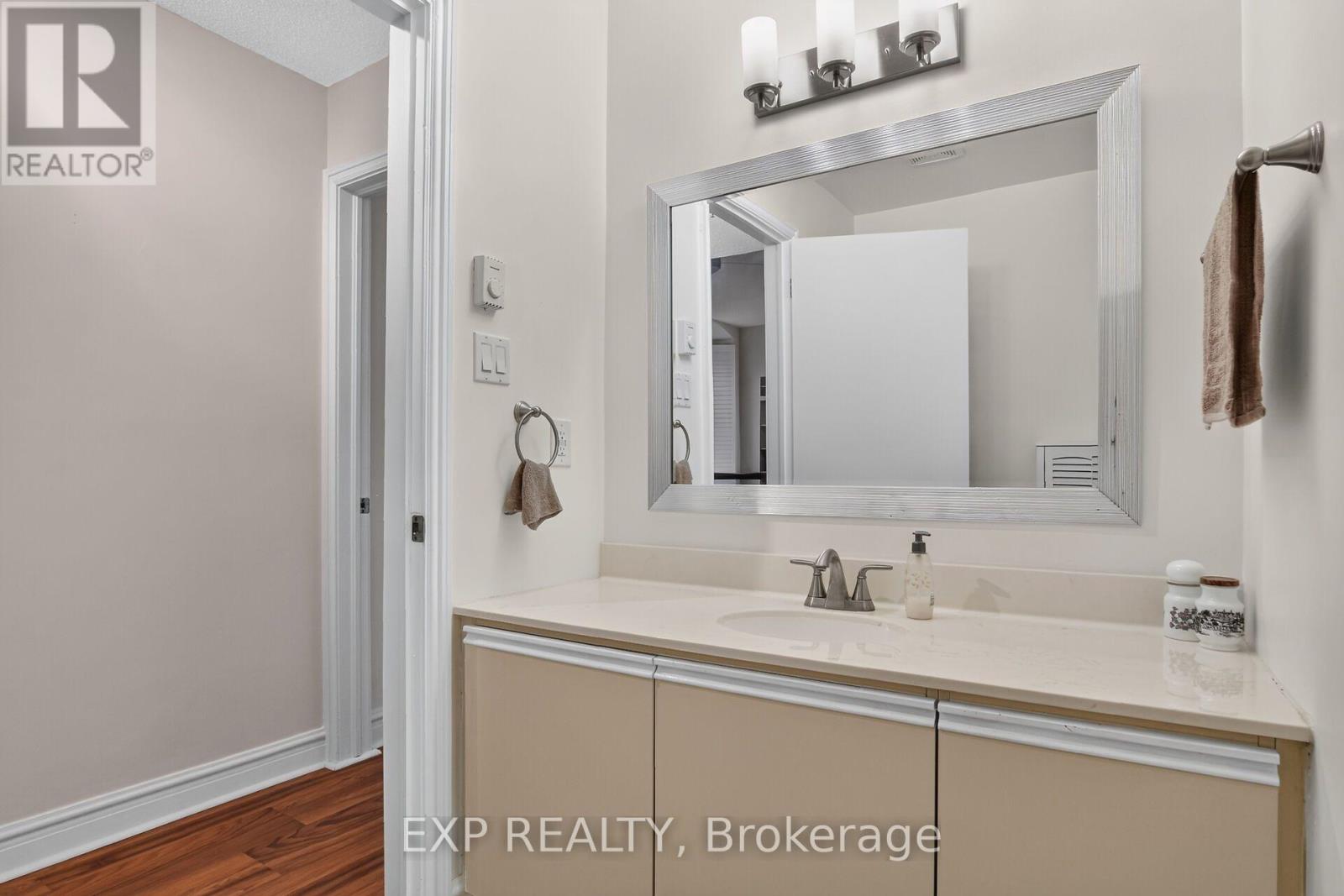 #405 1 ROSAMOND STREET E - Image 27