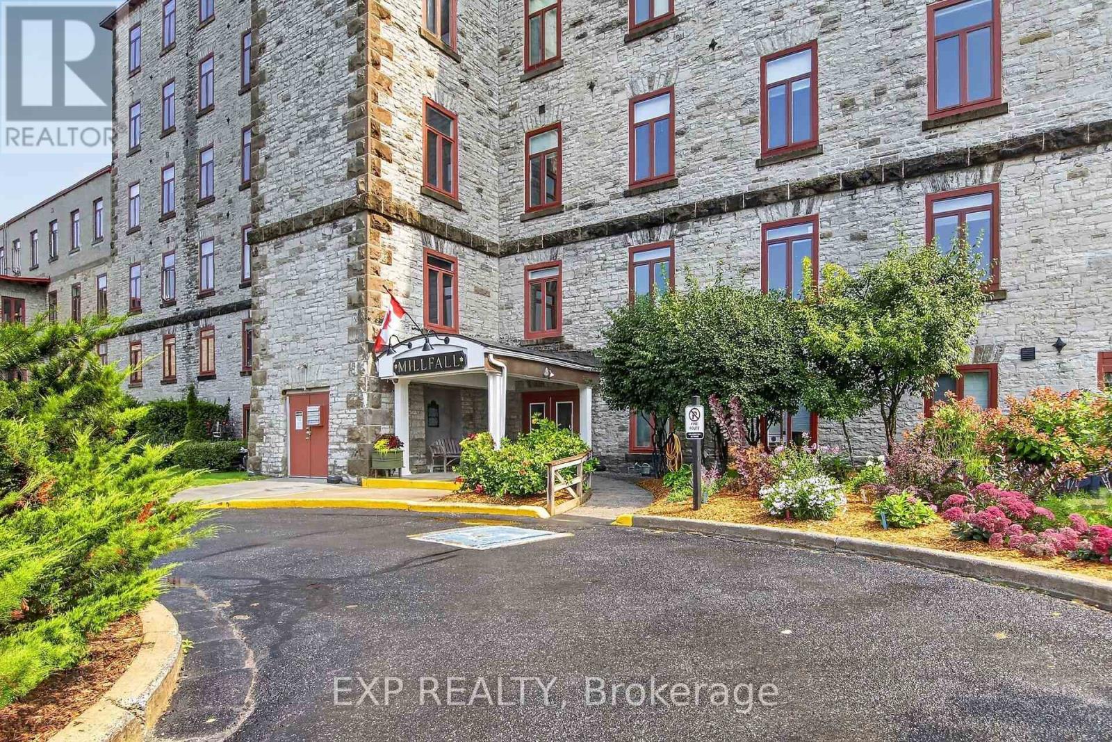 #405 1 ROSAMOND STREET E - Image 36