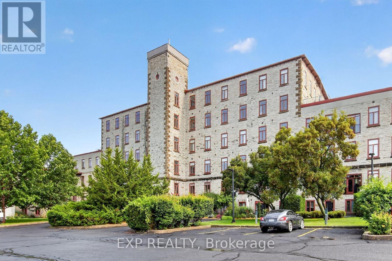 #405 1 ROSAMOND STREET E - Image 37
