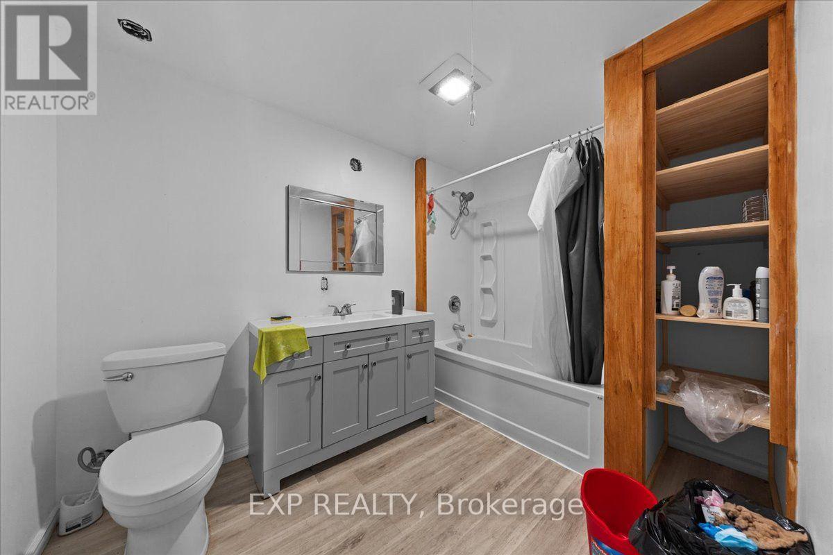 6 Bed, 4 Bath House for Sale in Ottawa – 9 – 2960 PENNY DRIVE, Ottawa – MLS# X13744364 - Image 20