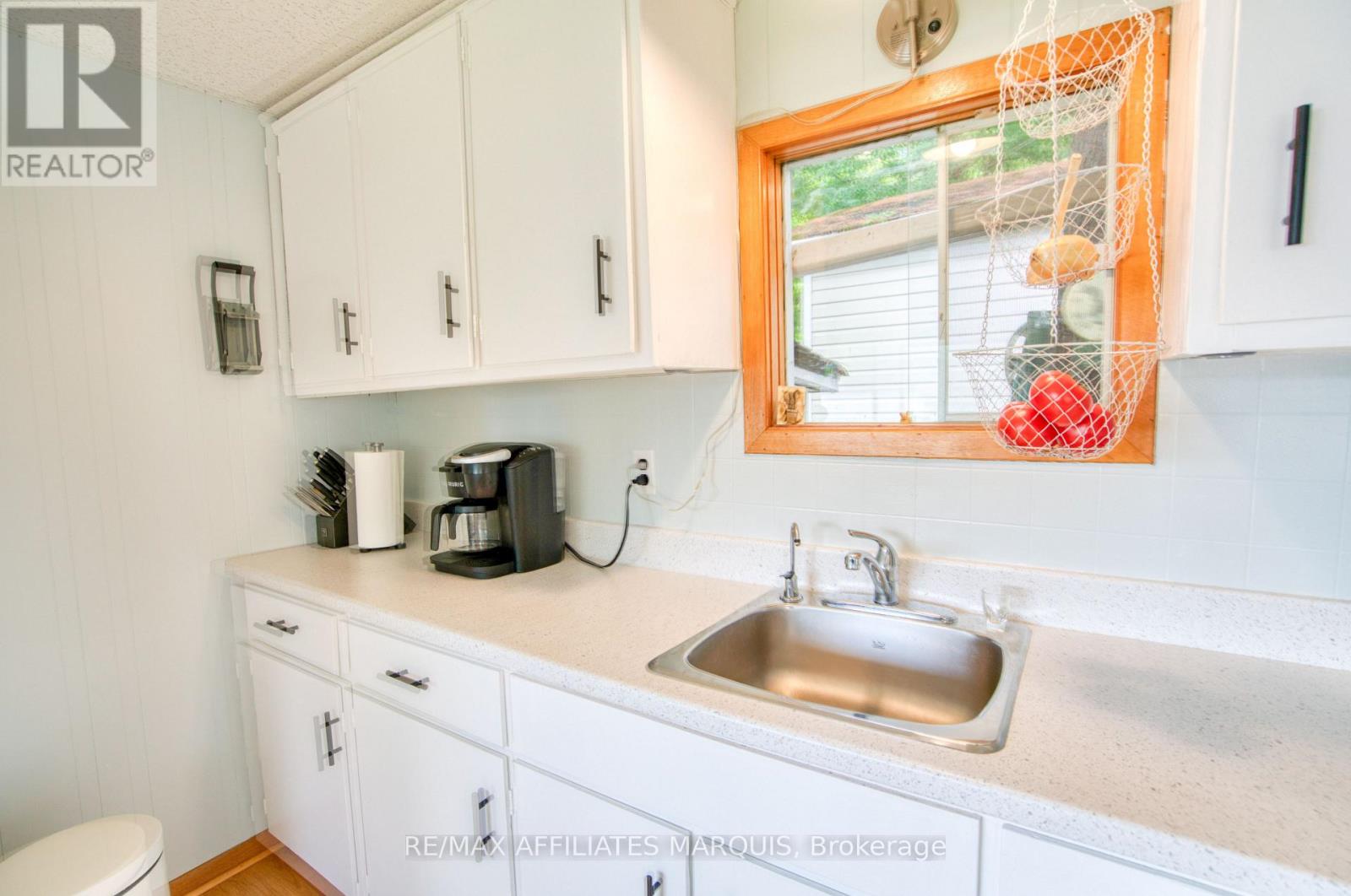 54 THOMPSON LANE - Image 12