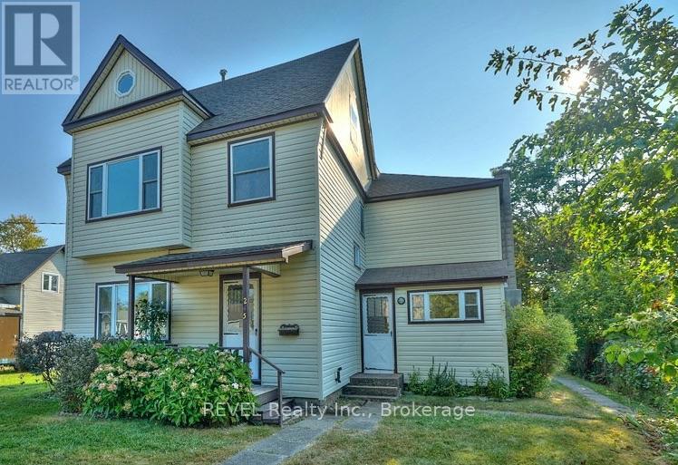 245 Stanton Street, Fort Erie (Central), Ontario, L2A3N8, Fort Erie (Central), Ontario — photo 2 of 5