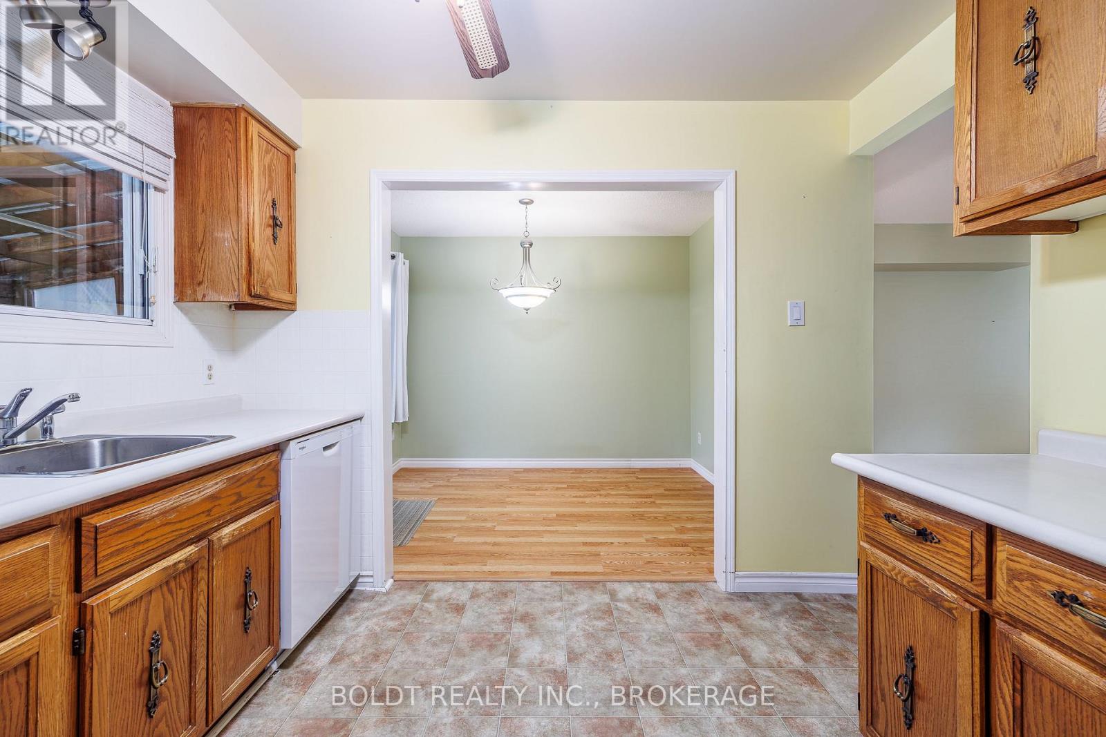 50 SILVAN DRIVE - 7