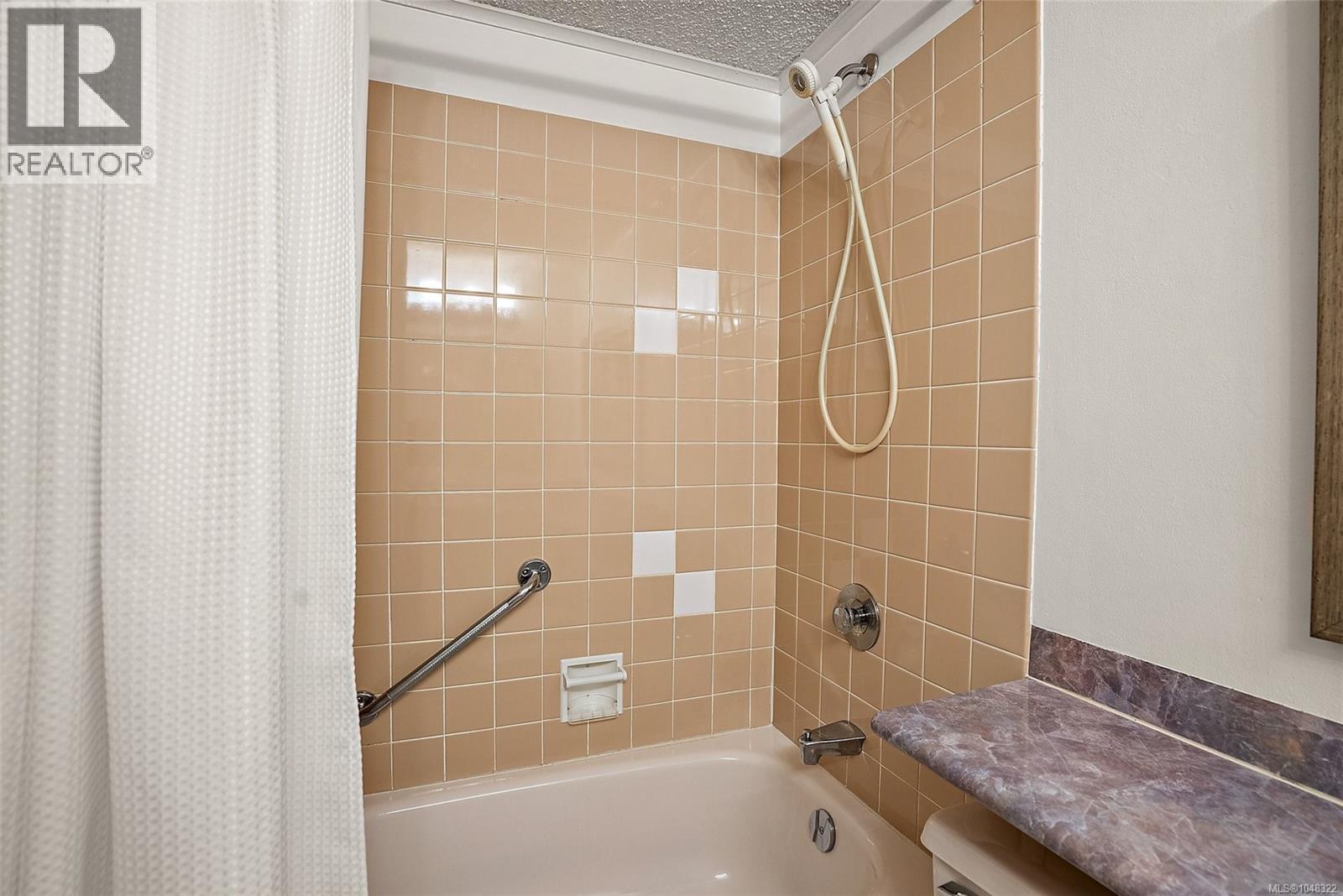 124 1025 Inverness Road, Saanich