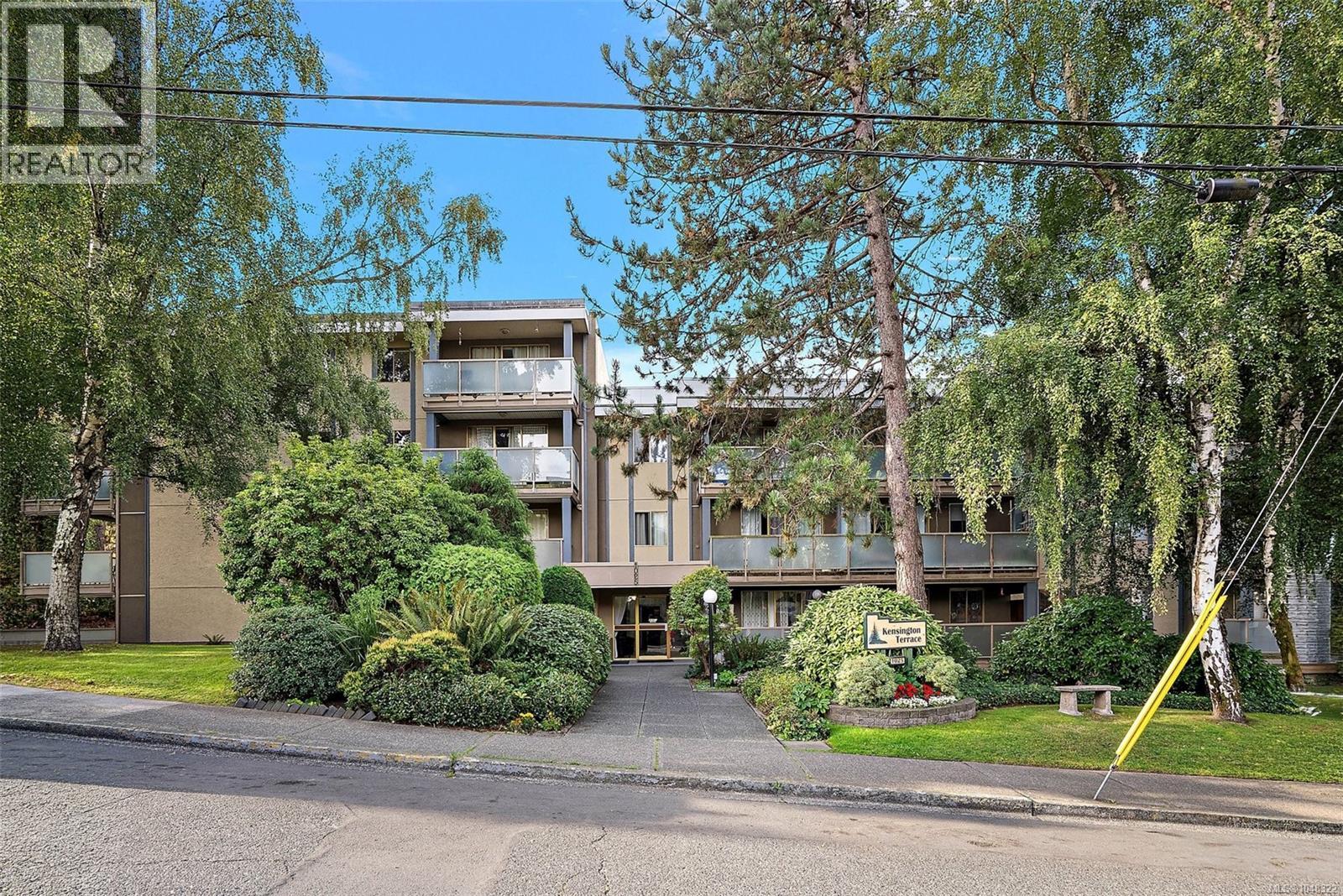 124 1025 Inverness Road, Saanich