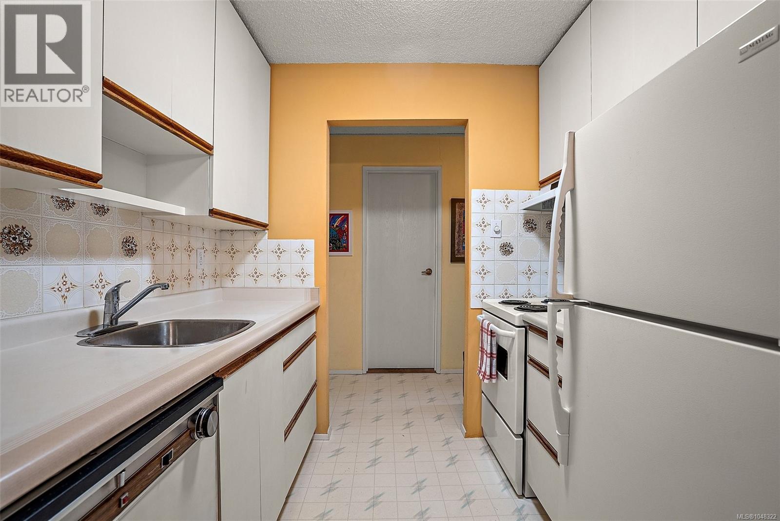 124 1025 Inverness Road, Saanich