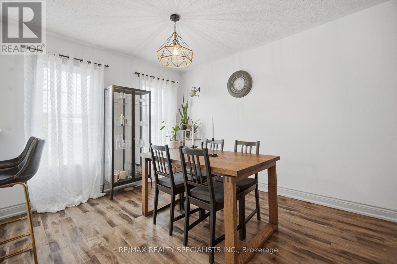 220 MORTIMER CRESCENT - 15