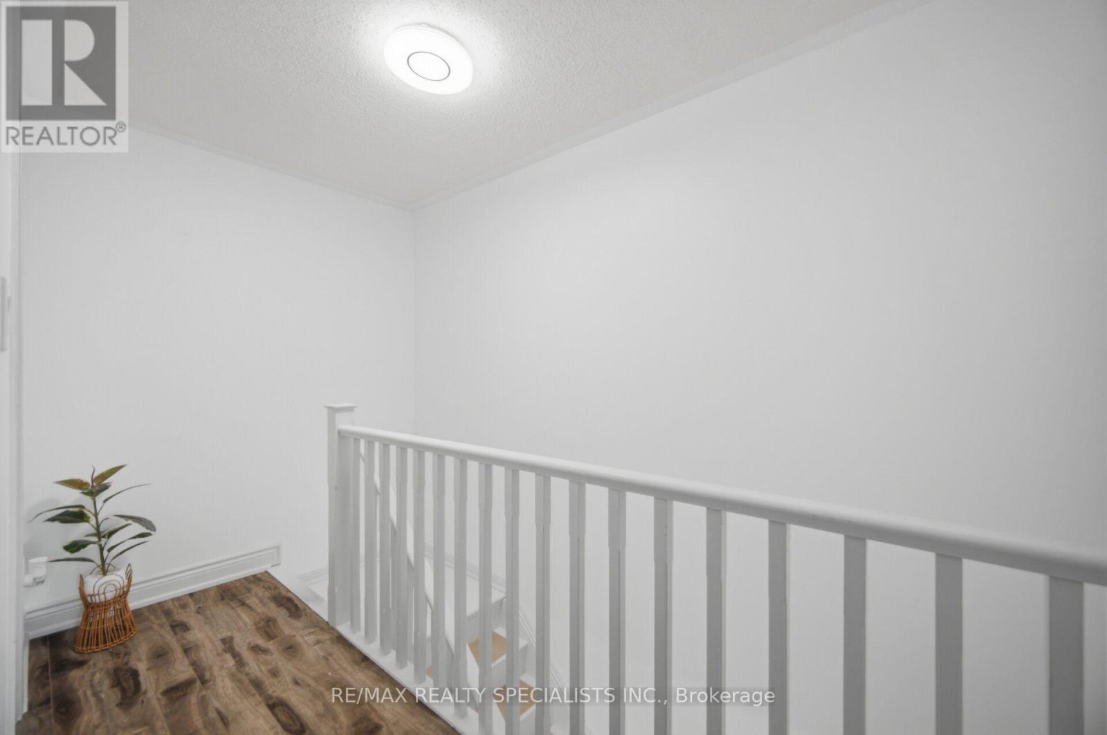220 MORTIMER CRESCENT - 25