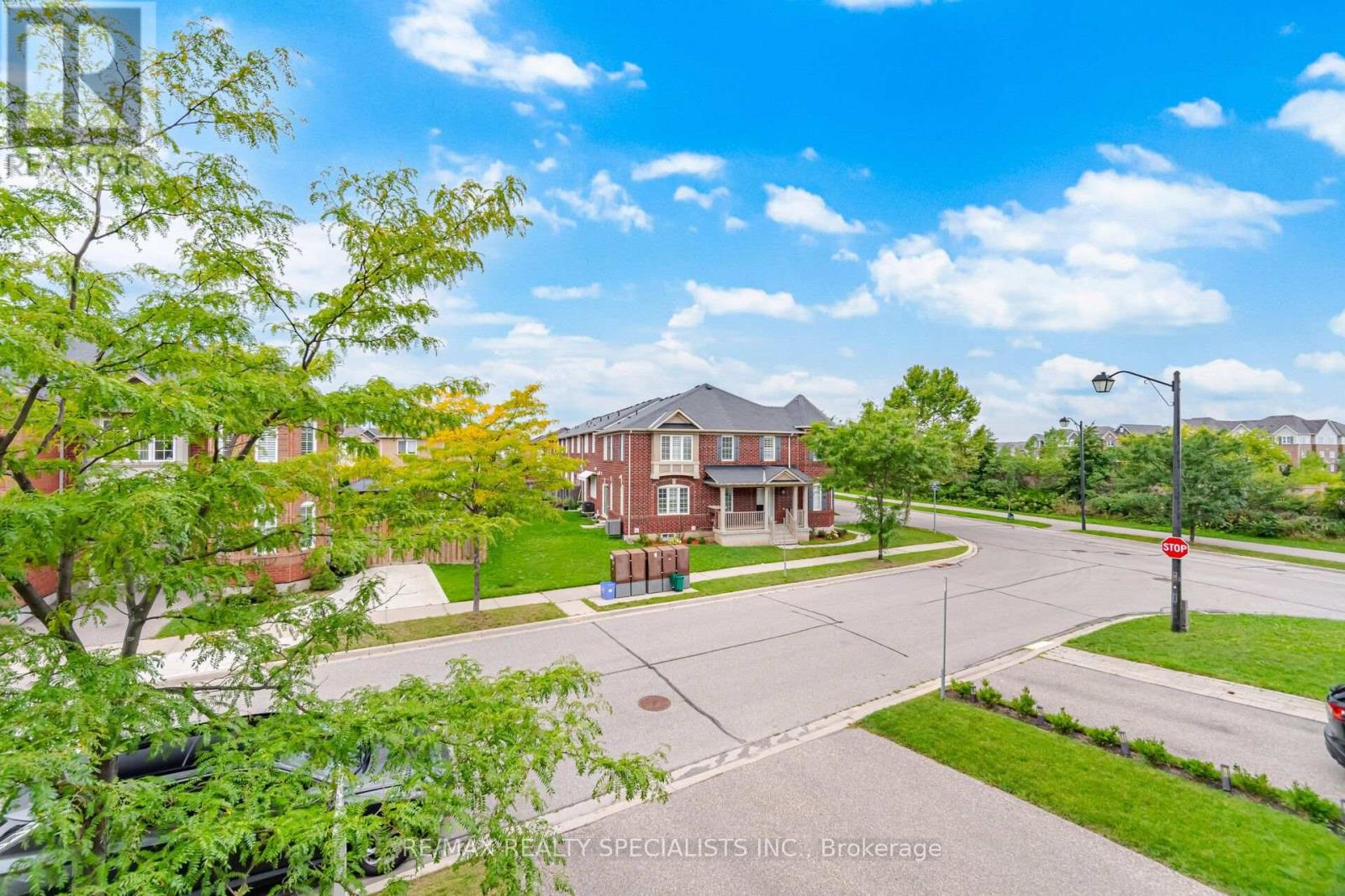 220 MORTIMER CRESCENT - 38