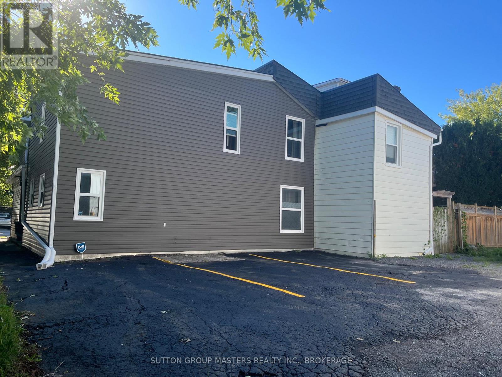 380 Barrie Street, Kingston (East of Sir John A. Blvd), Ontario, K7K3T4, Kingston (East of Sir John A. Blvd), Ontario — photo 3 of 5