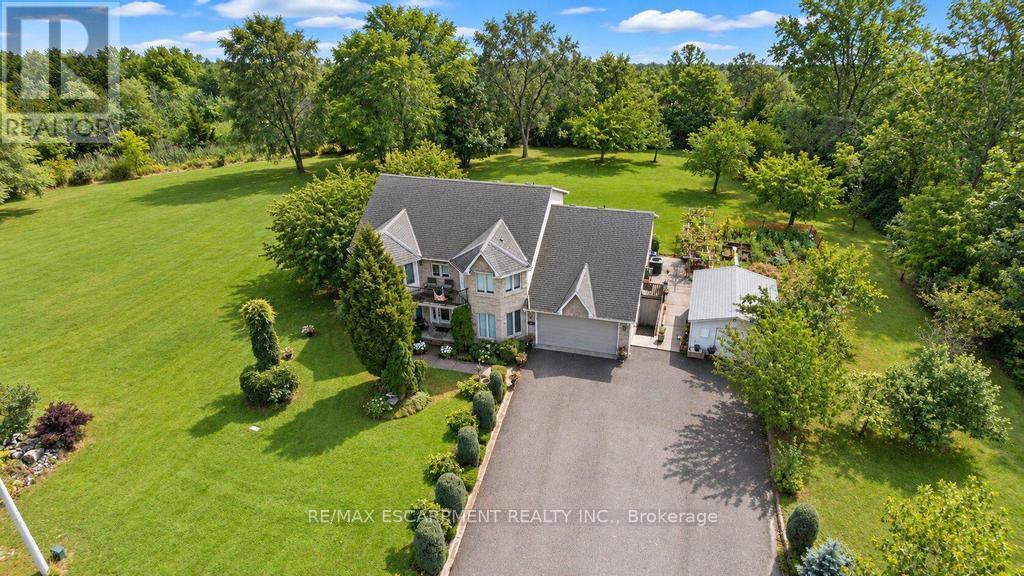 33 Maryvale Avenue, Hamilton (Dundas), Ontario, L9H7P1, Hamilton (Dundas), Ontario — photo 2 of 5